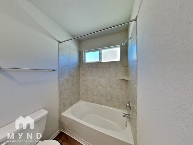 Building Photo - 918 Andean Emerald