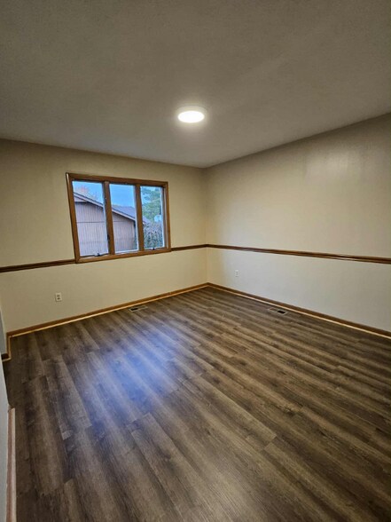 Building Photo - 468 Topaz Ln