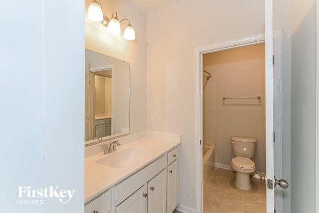 Building Photo - 405 Ribiero Dr