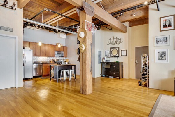 Building Photo - 43 Charlton St