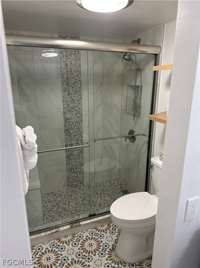 Building Photo - 1900 Clifford St