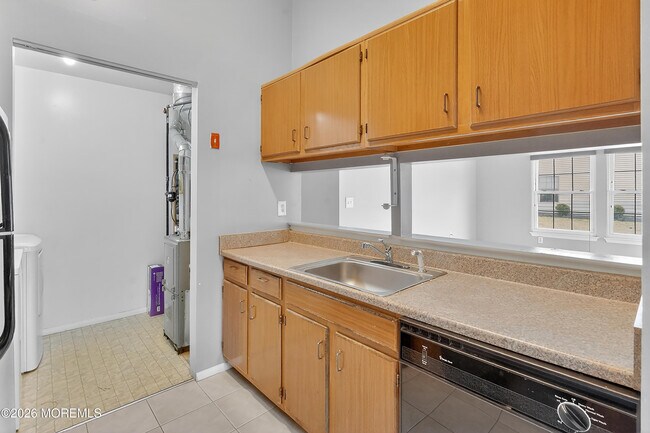 Building Photo - 138 Aster Ct