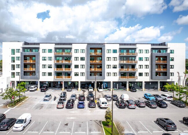 Building Photo - 2750 Griffin Rd