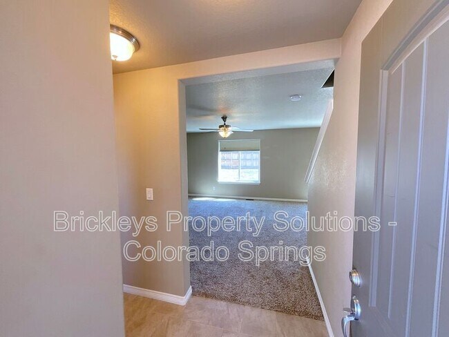 Building Photo - 6523 Lamine Dr