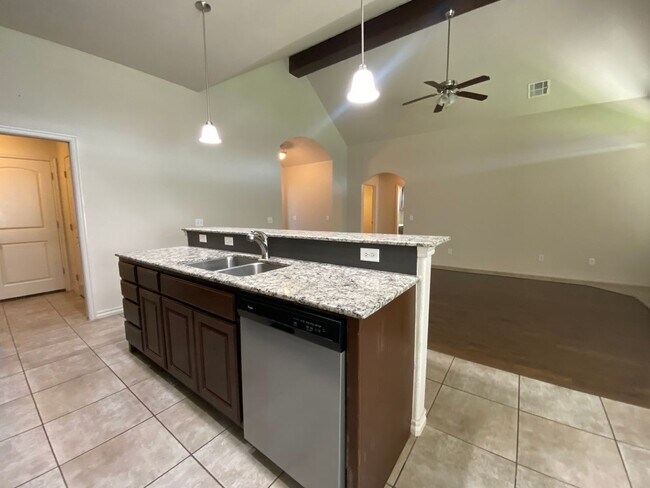 Building Photo - 3 bedroom, 2 bath in Coweta Schools!