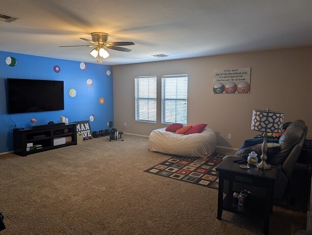 Building Photo - 46057 W Dutchman Dr