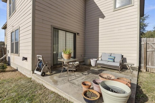 Building Photo - 304 Cordero Dr