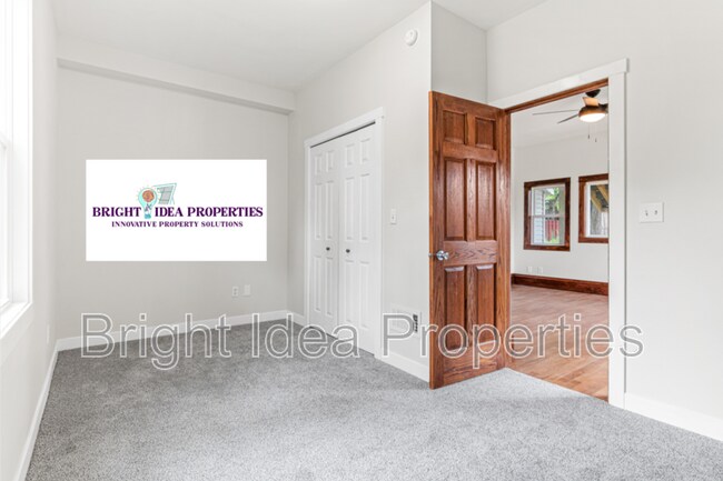 Building Photo - 2755 Woodbury Dr