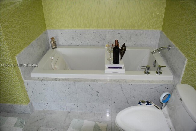 Building Photo - 253 NE 2nd St