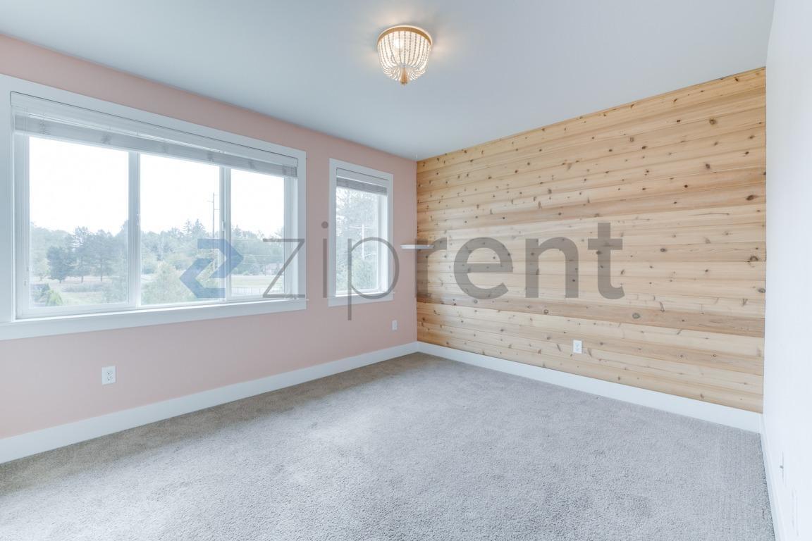 Building Photo - Unit