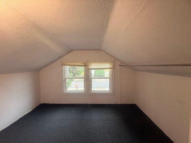 Building Photo - Great Home in Bethel-Danebo Neighborhood