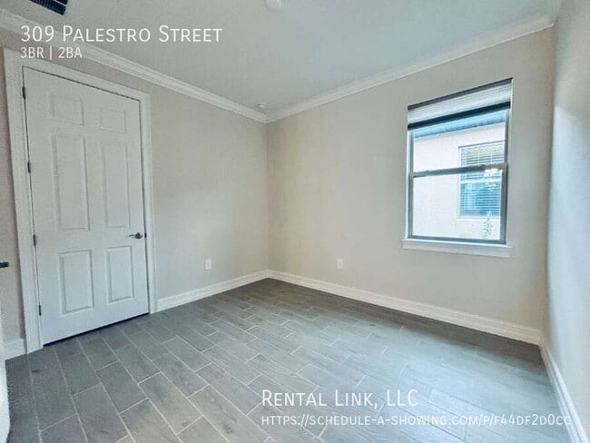 Building Photo - 309 Palestro St