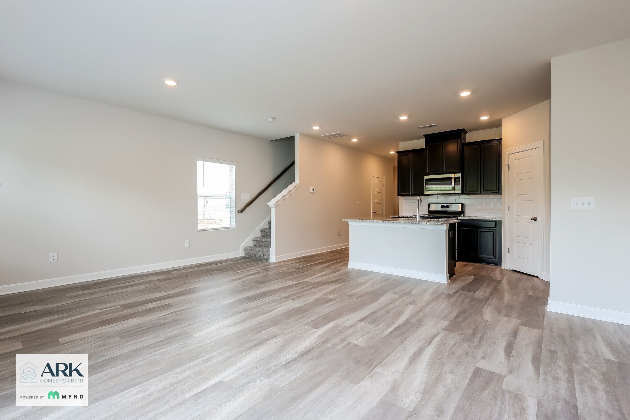 Building Photo - 220 Telford Dr