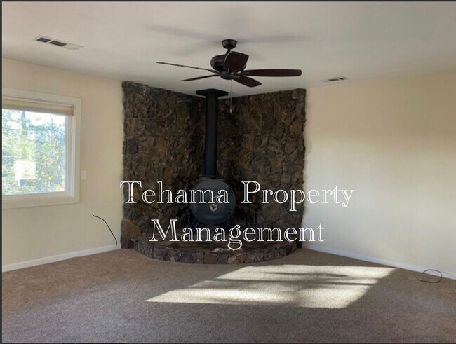 Building Photo - Beautiful 2 Bedroom/2 Bathroom Home with a Great Room, Fireplace and access to shared swimming pool
