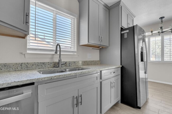 Building Photo - 10516 Cuesta Brava Ln