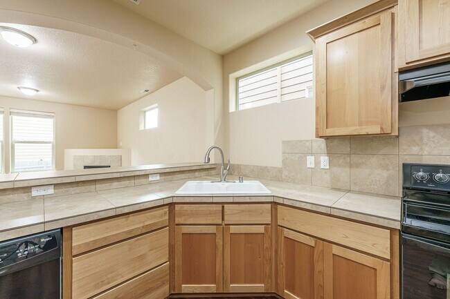 Building Photo - ASK ABOUT ONE MONTH FREE SPECIAL - Ask Us How! Convenient Location 3 Bedroom 2.5 Bathroom with Fe...