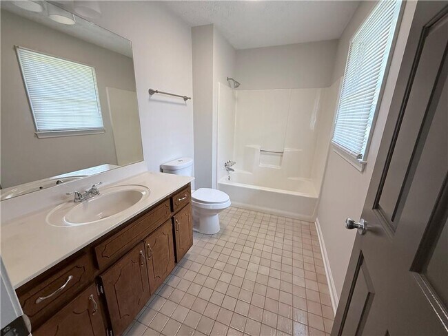 Building Photo - 40 Salem Ridge