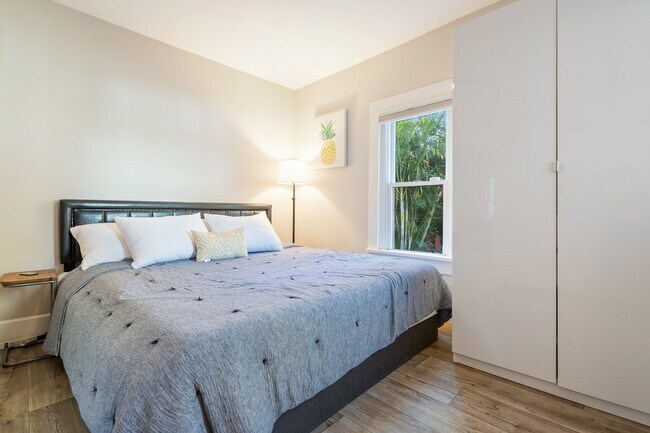 Building Photo - 2402 52nd St S