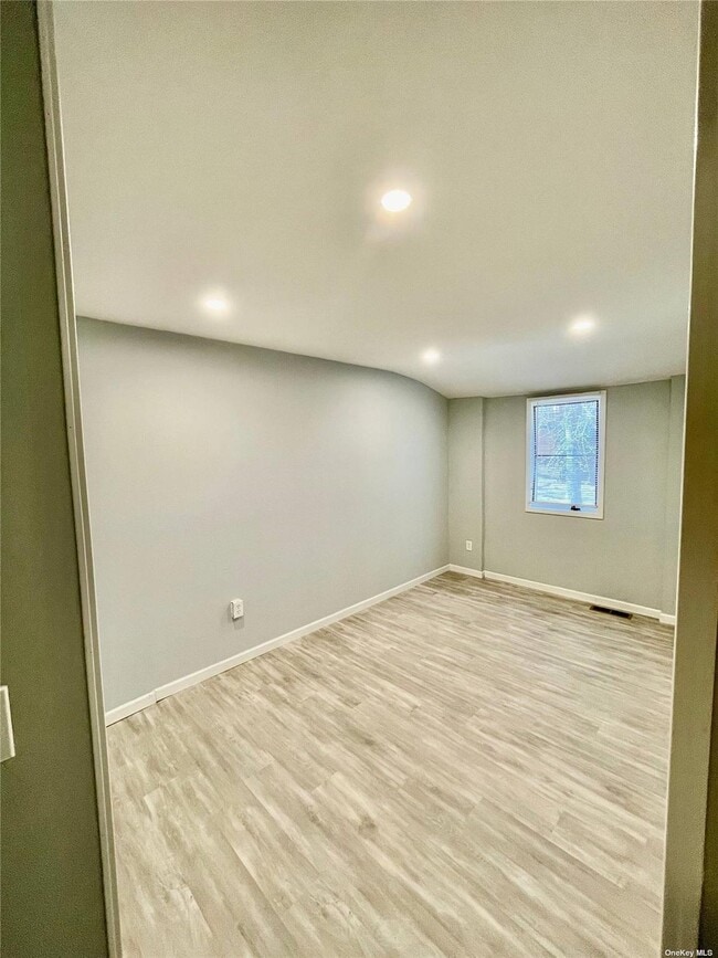Building Photo - 34 Wooded Way