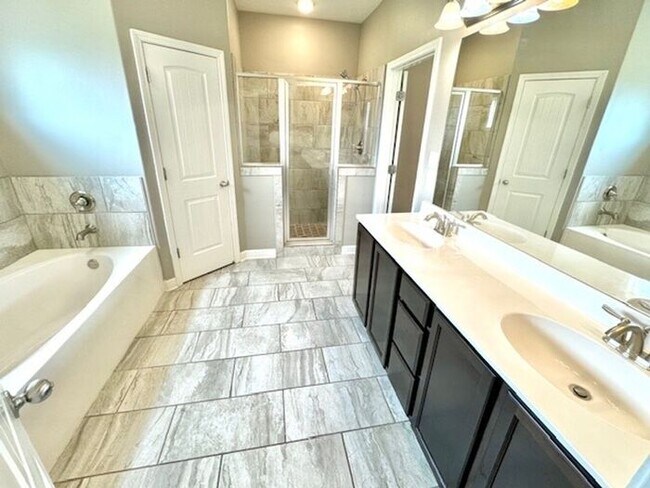 Building Photo - Now Leasing a 5 Bedroom 3 Bath Home In Olive Branch At Stateline