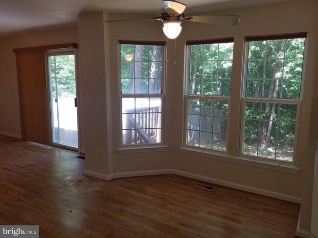 Building Photo - 16 Twin Lake Ct