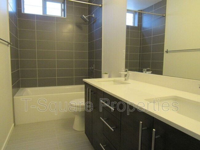 Building Photo - 4848 A Delridge Way SW