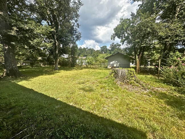 Building Photo - 106 Rosewood Cir