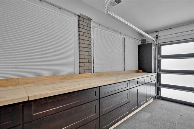 Building Photo - 225 Jayne Ellen Way