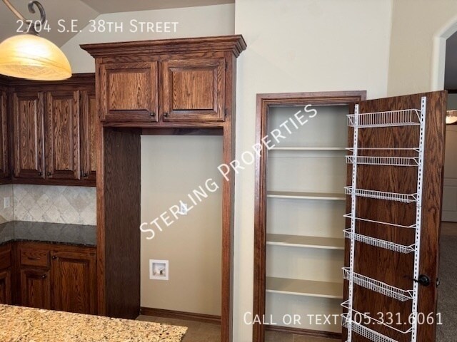 Building Photo - 2704 SE 38th St