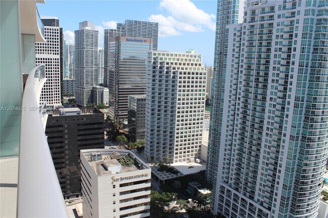 Building Photo - 1010 Brickell Ave