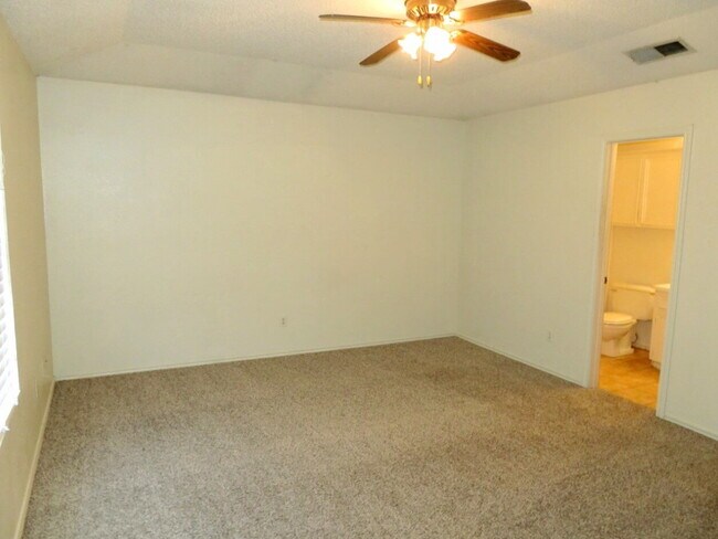Building Photo - Beautiful Home Located In Shadow Hills & F...