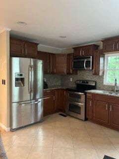 Building Photo - "Charming 3-Bed Home in Asheville with Coz...