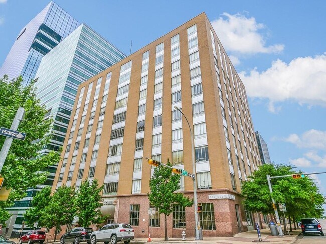 Building Photo - 710 Colorado St
