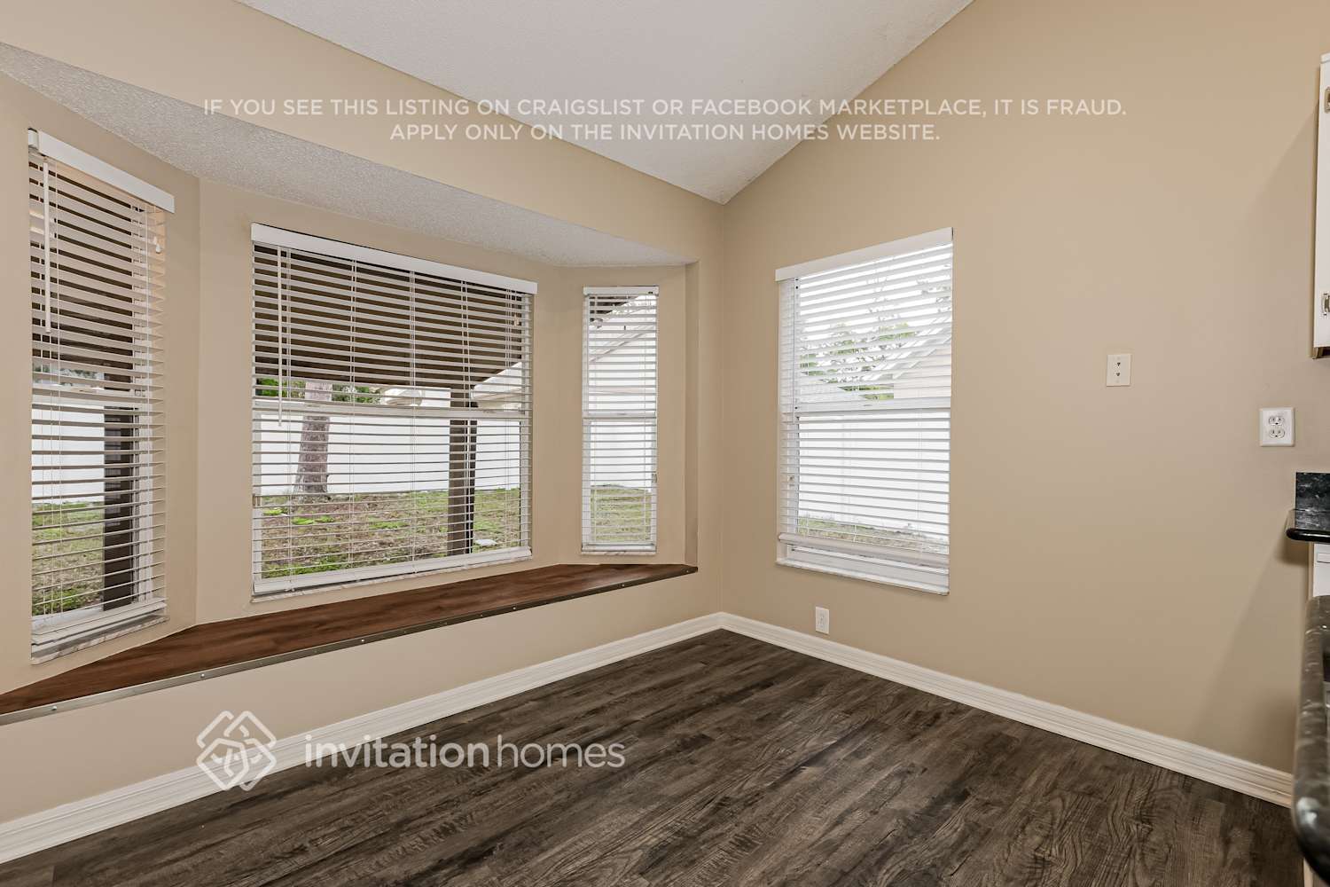 Building Photo - 16103 Dowling Ct