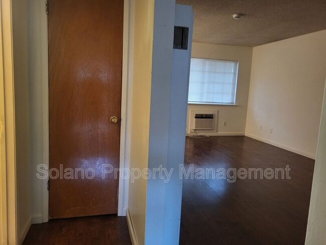 Building Photo - 1239 Ohio St