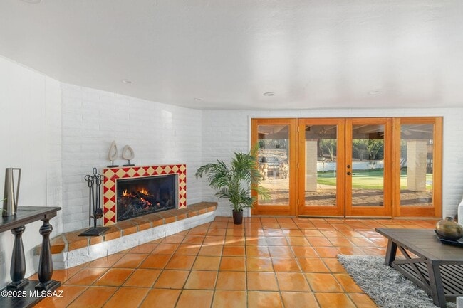 Building Photo - 2940 E Camino Juan Paisano