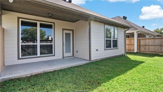 Building Photo - 3007 Stevens Dr