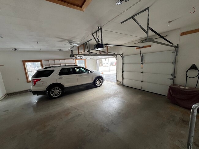 Building Photo - 2-12 Yvonne St