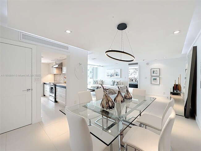 Building Photo - 2715 N Ocean Blvd