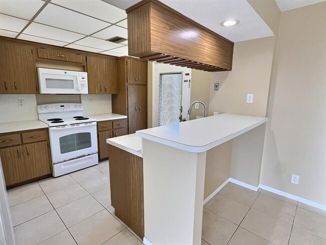 Building Photo - 9150 NW 38th Dr