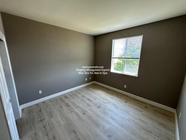 Building Photo - 10942 Sea Hawk Ct