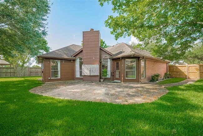 Building Photo - 6303 Palm Ct