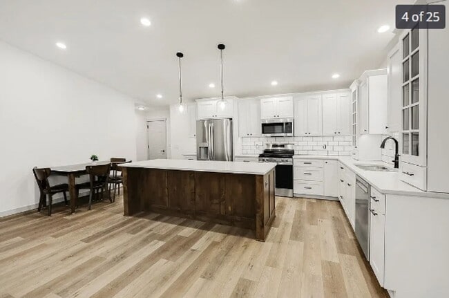 Building Photo - Newly Remodel 3 bed house - Rent $3k per m...