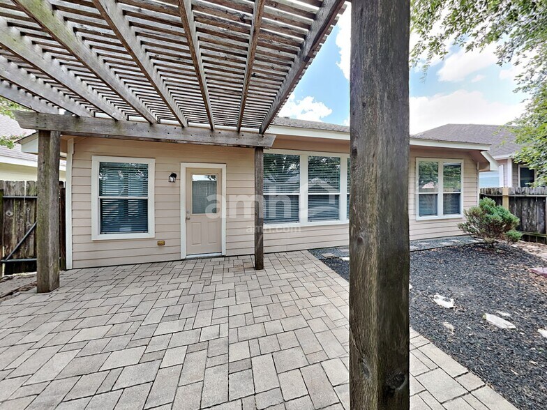 Building Photo - 30919 Blue Ridge Park Ln