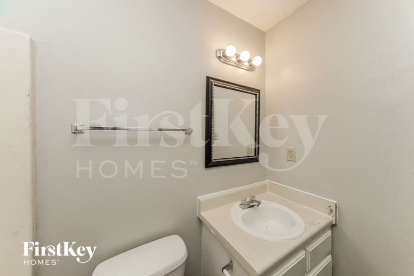 Building Photo - 5848 Hickory Shadow Ln