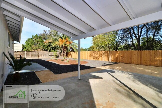 Building Photo - 155 Mary Ln