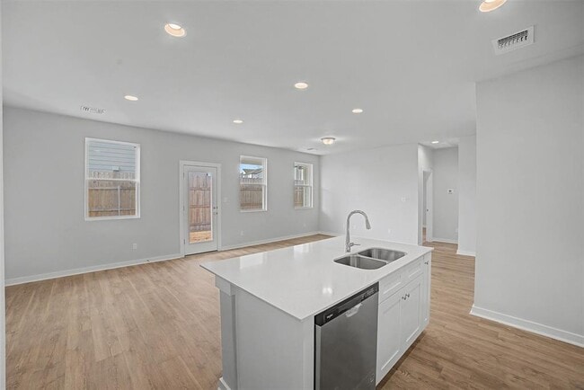 Building Photo - 17502 El Hidalgo Dr