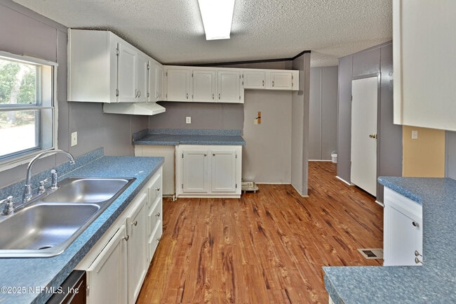 Building Photo - 7463 Lilly Ct