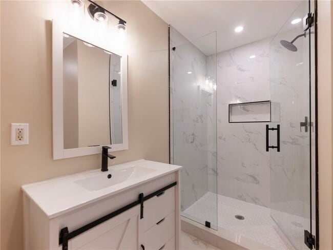 Building Photo - 2949 Judylyn Dr