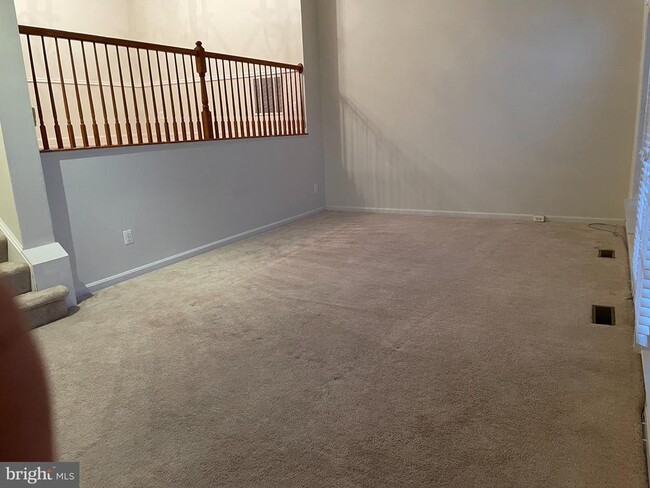 Building Photo - 18405 Sierra Springs Square